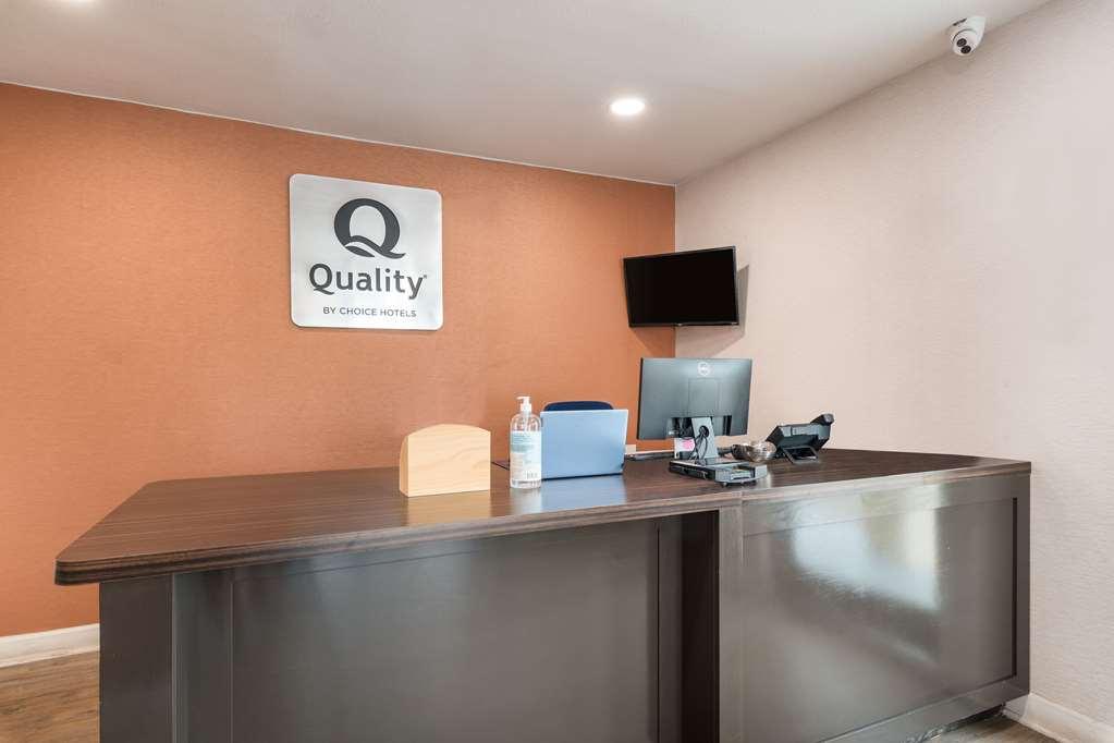 Quality Inn 가스토이나 내부 사진